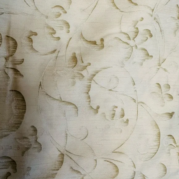 Ralph Lauren Rose Vibe Tonal Queen bedskirt - Picture 4 of 4